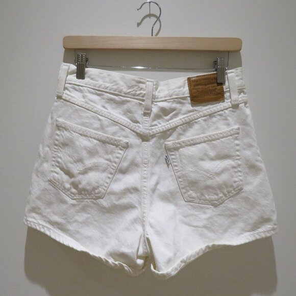 LEVI'S 80's Mom Shorts in White Denim Minimalist Preppy Quiet Luxury Size 28 - Picture 8 of 13